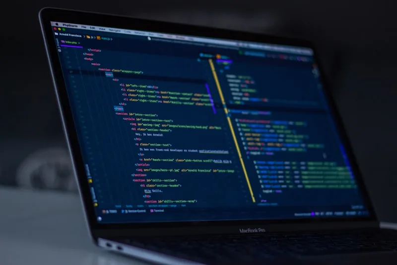 Desarrollo de software a la medida en un computador portátil